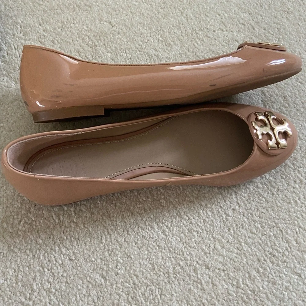 Tory Burch Claire patent ballet flats size 8 new , gold logo, color Make…